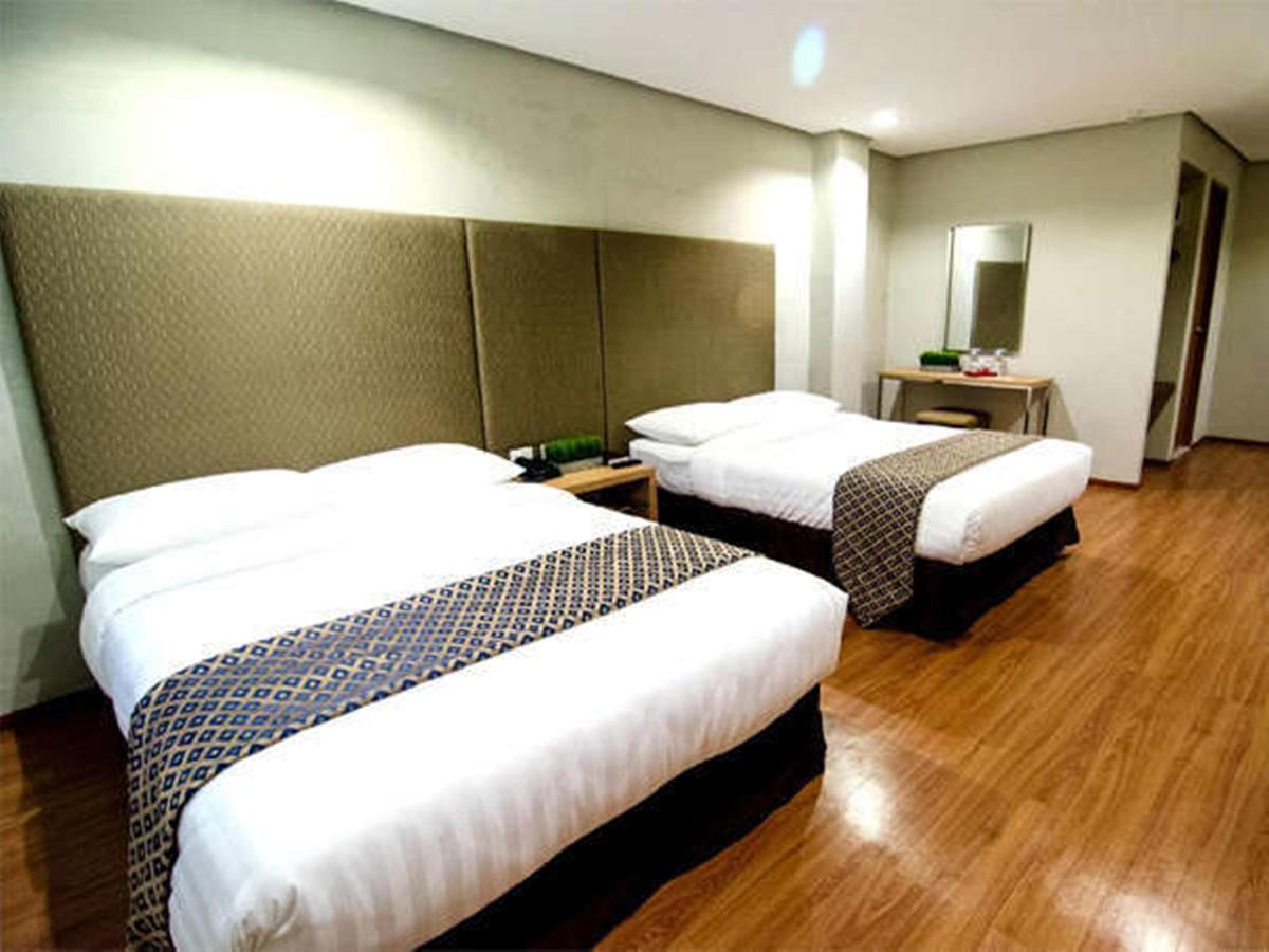 Madison Hotel Phl Илоило Экстерьер фото