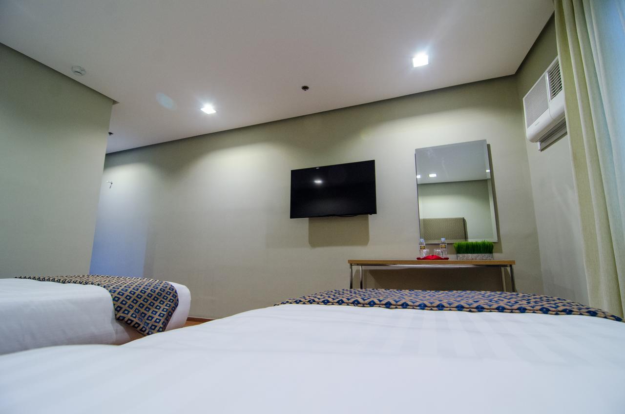 Madison Hotel Phl Илоило Экстерьер фото